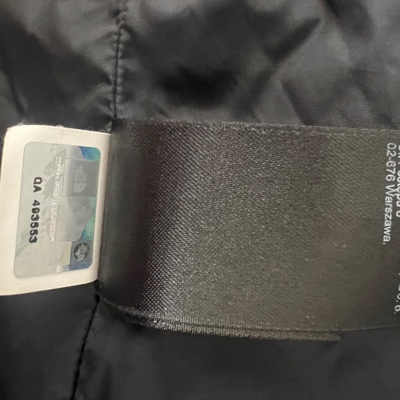 The North Face Light weight Puffer Jacket - Picture 10 of 11